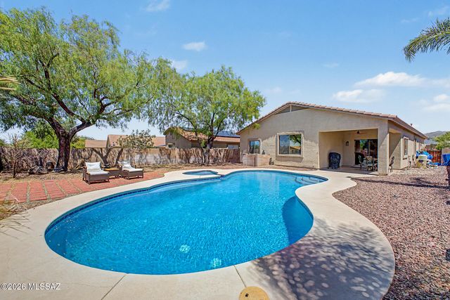 5465 W Bandtail Court, Marana, AZ 85658