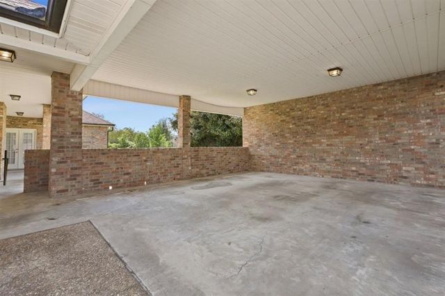 4124 W Jevon Lane, Lake Charles, LA 70605