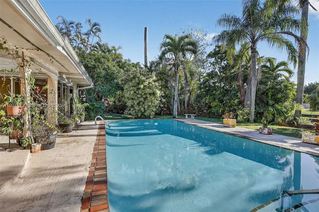 1051 W Tropical Way, Plantation, FL 33317