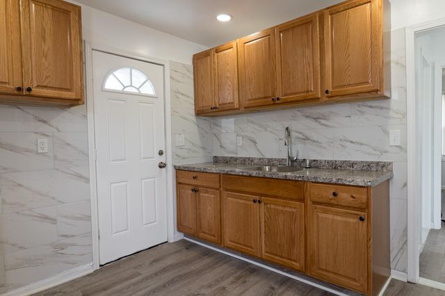 25627 Penn Street, Dearborn Heights City, MI 48125