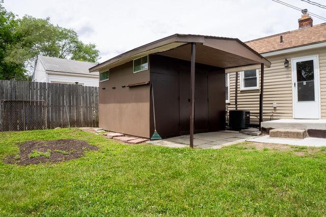 25627 Penn Street, Dearborn Heights City, MI 48125