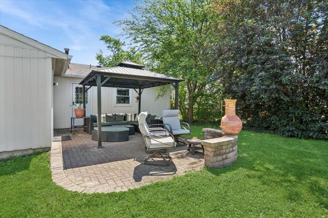 306 Hale Avenue, Romeoville, IL 60446