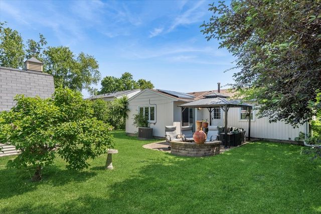 306 Hale Avenue, Romeoville, IL 60446