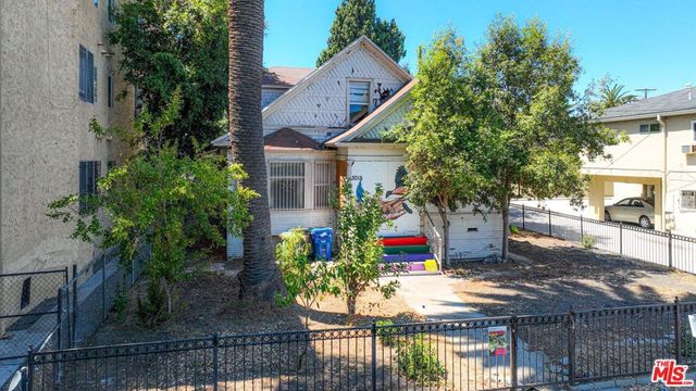 3015 Shrine Place, Los Angeles, CA 90007