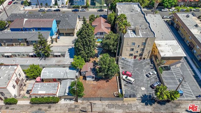 3015 Shrine Place, Los Angeles, CA 90007