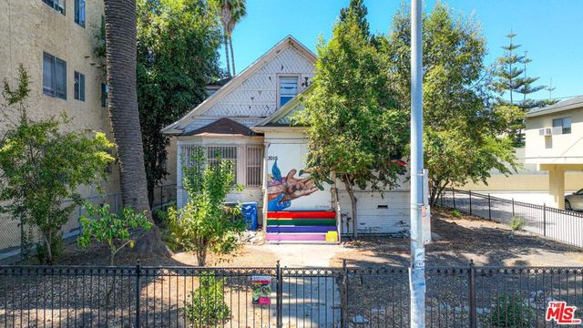 3015 Shrine Place, Los Angeles, CA 90007
