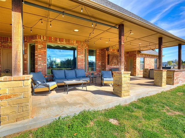 761 Cabin Road, Harrah, OK 73045