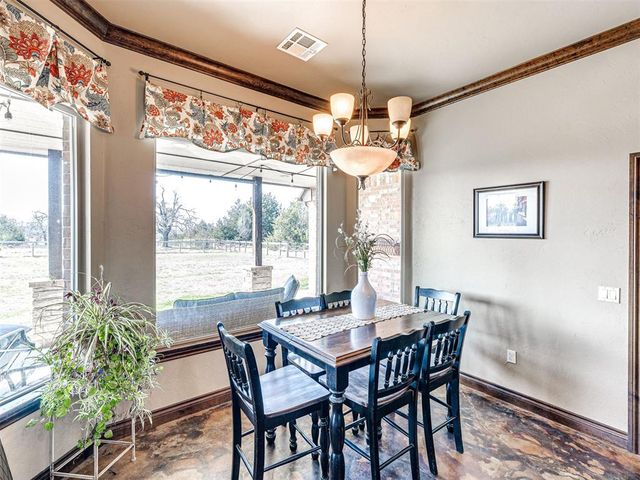 761 Cabin Road, Harrah, OK 73045