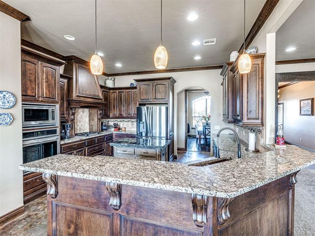 761 Cabin Road, Harrah, OK 73045