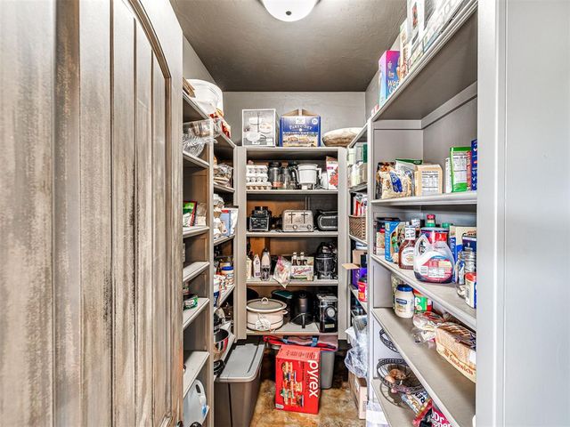 761 Cabin Road, Harrah, OK 73045