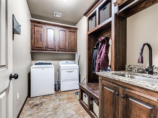 761 Cabin Road, Harrah, OK 73045