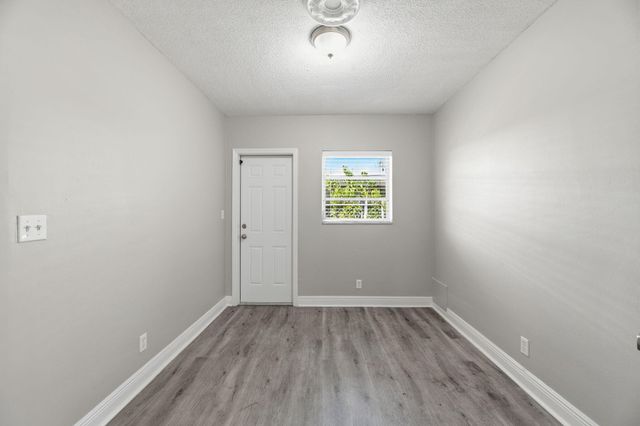 8 NE 9th Avenue, Deerfield Beach, FL 33441