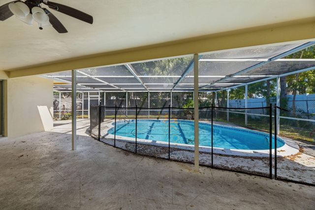 8 NE 9th Avenue, Deerfield Beach, FL 33441