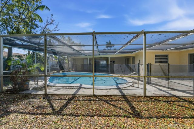 8 NE 9th Avenue, Deerfield Beach, FL 33441