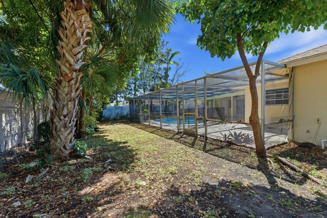 8 NE 9th Avenue, Deerfield Beach, FL 33441