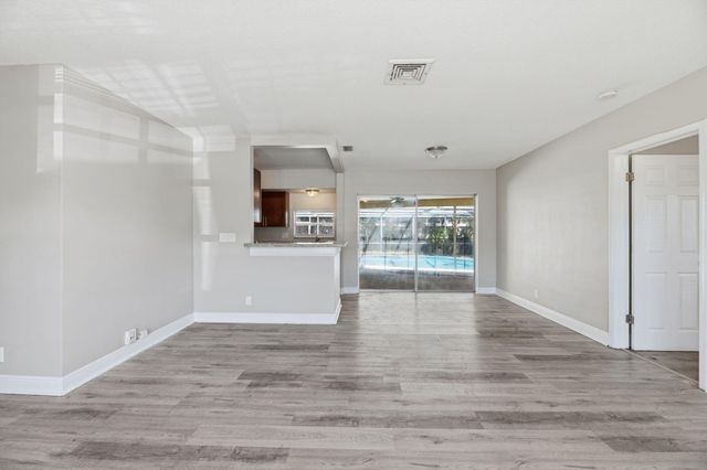 8 NE 9th Avenue, Deerfield Beach, FL 33441