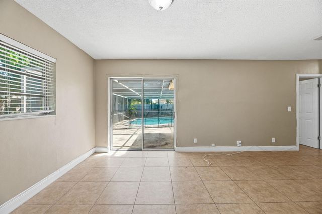 8 NE 9th Avenue, Deerfield Beach, FL 33441