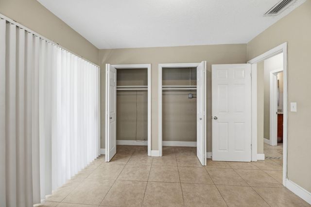 8 NE 9th Avenue, Deerfield Beach, FL 33441