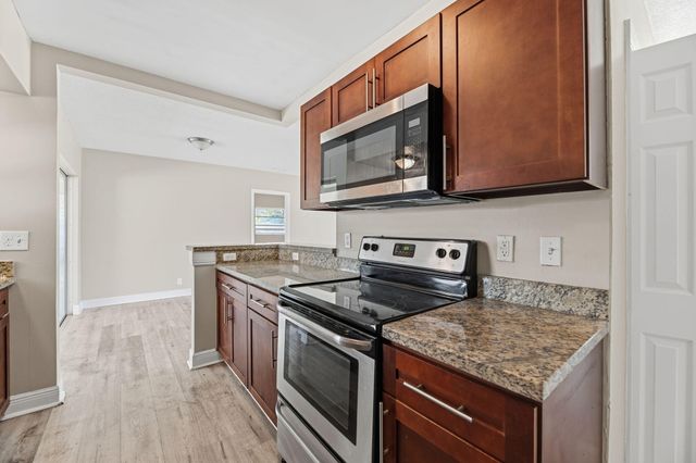 8 NE 9th Avenue, Deerfield Beach, FL 33441