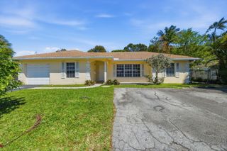 8 NE 9th Avenue, Deerfield Beach, FL 33441