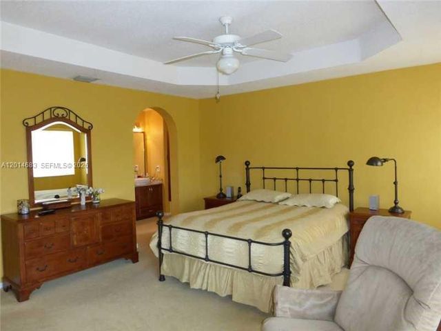 9026 SW 160th Ter, Palmetto Bay, FL 33157