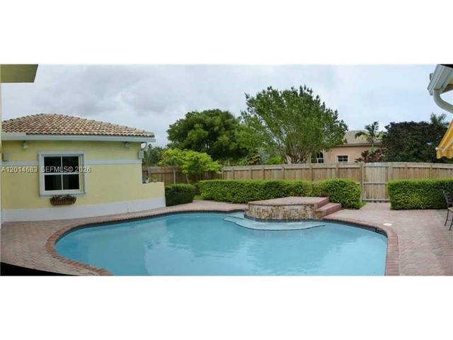 9026 SW 160th Ter, Palmetto Bay, FL 33157