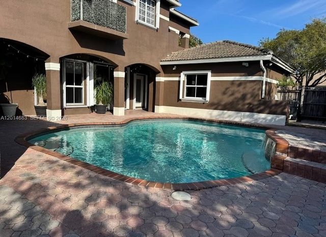 9026 SW 160th Ter, Palmetto Bay, FL 33157