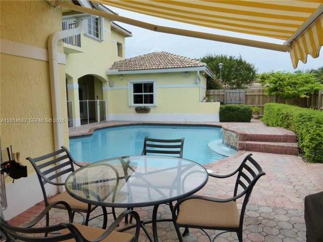 9026 SW 160th Ter, Palmetto Bay, FL 33157