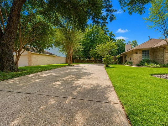 16711 Quiet Trail Drive, Humble, TX 77396