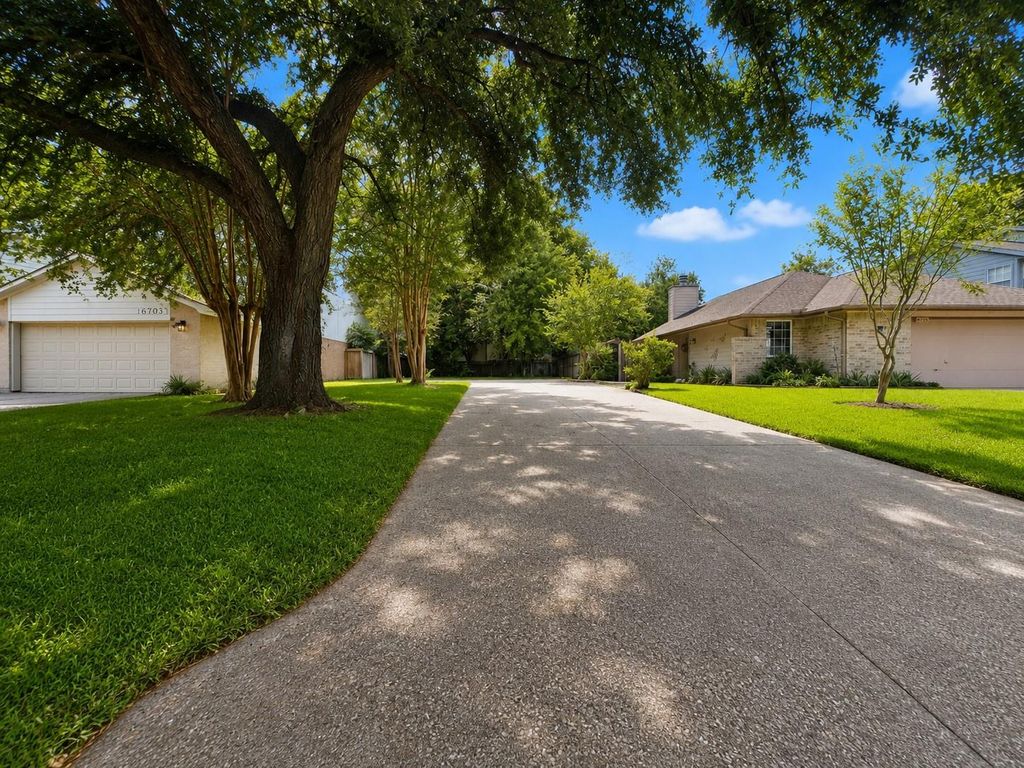 16711 Quiet Trail Drive, Humble, TX 77396