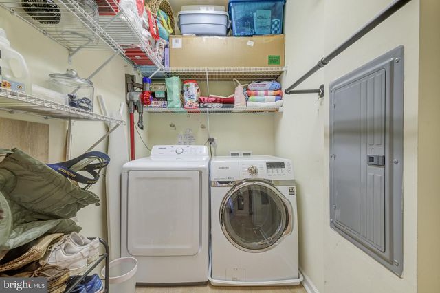 1332 SIERRA DR, Hamilton, NJ 08619