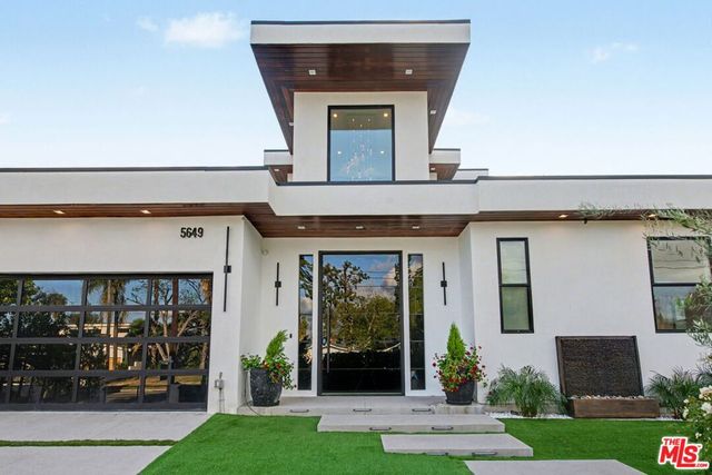 5649 Rawlings Avenue, Woodland Hills, CA 91367