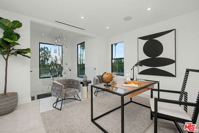 5649 Rawlings Avenue, Woodland Hills, CA 91367