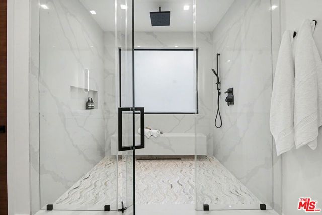 5649 Rawlings Avenue, Woodland Hills, CA 91367