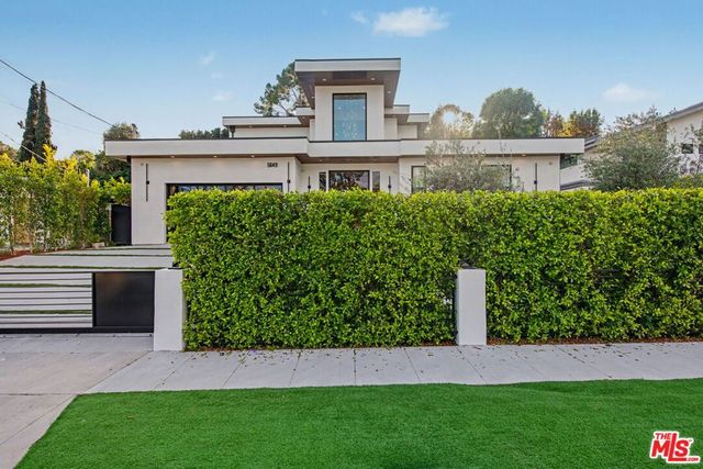 5649 Rawlings Avenue, Woodland Hills, CA 91367