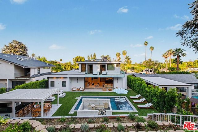 5649 Rawlings Avenue, Woodland Hills, CA 91367