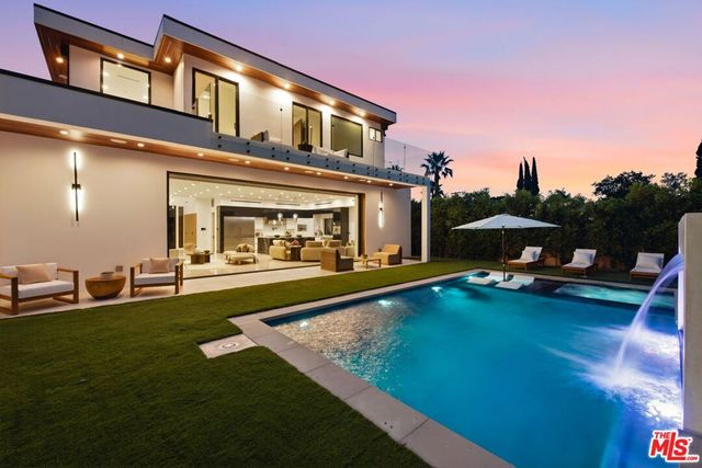 5649 Rawlings Avenue, Woodland Hills, CA 91367