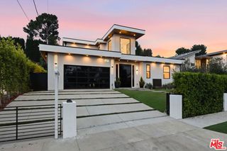 5649 Rawlings Avenue, Woodland Hills, CA 91367