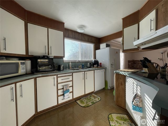 180 Salkum Road, Salkum, WA 98582