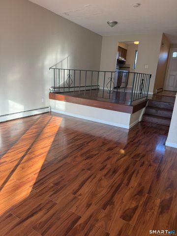 11 King Arthur Drive 2H, East Lyme, CT 06357