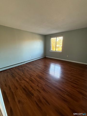 11 King Arthur Drive 2H, East Lyme, CT 06357