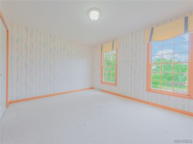 8 Sunset Creek Drive, West Seneca, NY 14224