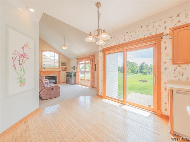 8 Sunset Creek Drive, West Seneca, NY 14224