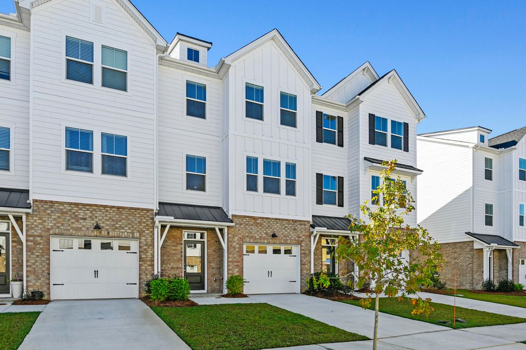 9413 Sun Fountain Drive, Summerville, SC 29485