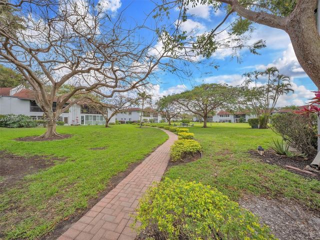 14873 Cumberland Dr 1040, Delray Beach, FL 33446