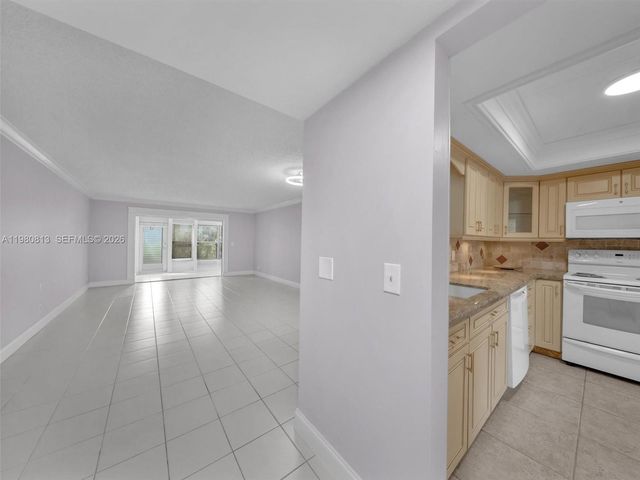 14873 Cumberland Dr 1040, Delray Beach, FL 33446