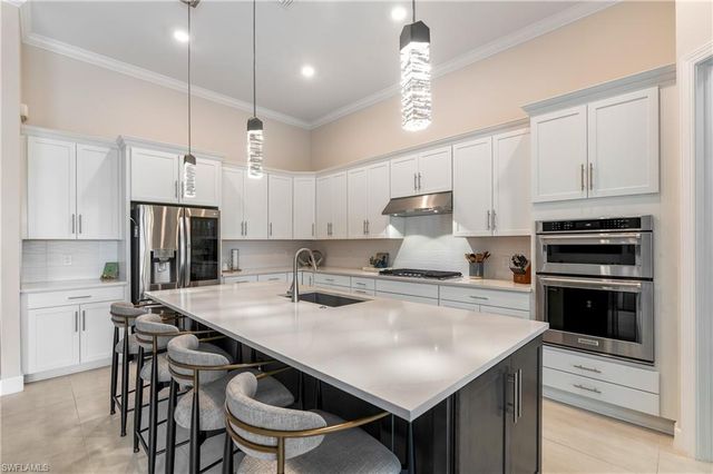 9517 Night Heron LN, Naples, FL 34120