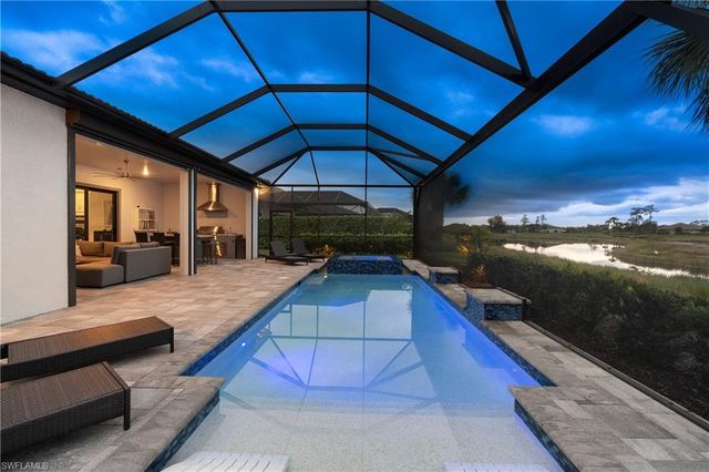 9517 Night Heron LN, Naples, FL 34120