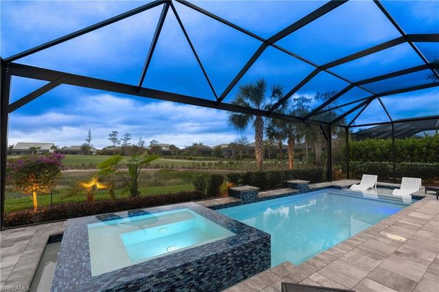 9517 Night Heron LN, Naples, FL 34120