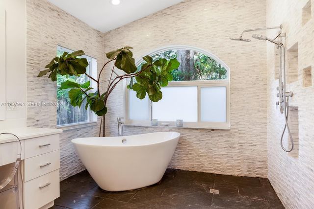 5100 SW 75th St, Miami, FL 33143